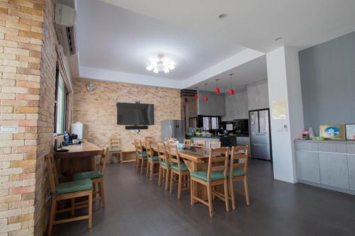 Kuchyň nebo kuchyňský kout v ubytování Travelers Hostel