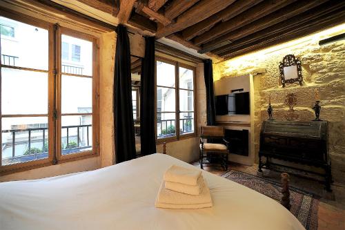 Beautiful apartment in historical Marais