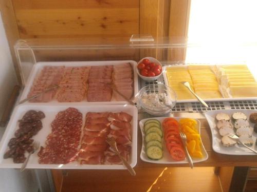 Comida en la casa de huéspedes o alrededores