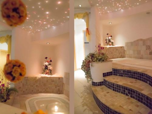 2 fotografias de uma sala de spa com banheira em Hotel Alpenfriede em Curon Venosta