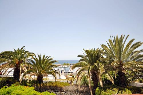 Nice townhouse on the 1st line by AltamarHomes