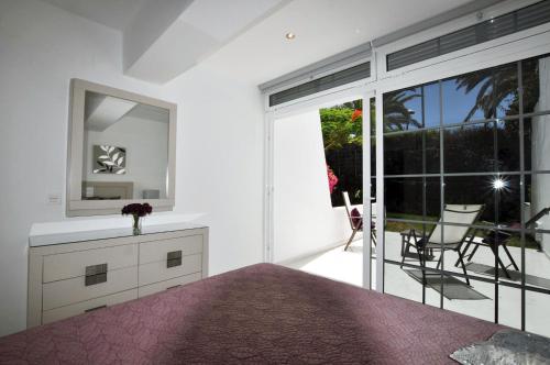 Nice townhouse on the 1st line by AltamarHomes