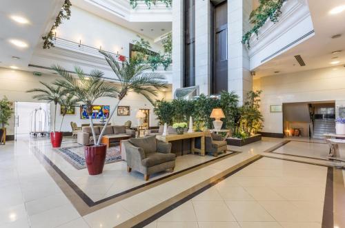 Χώρος καθιστικού στο Riviera Hotel