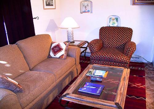 Ruang duduk di Casas de Suenos Old Town Historic Inn, an Ascend Collection Hotel