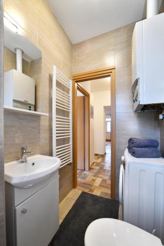 Block Apartment Maks