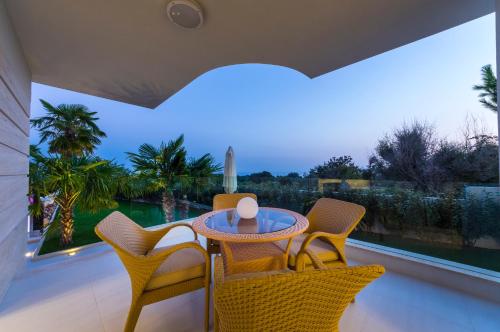 Villa Petra, Luxury Villa & Private Yacht Experience near Zrće Beach, Pag