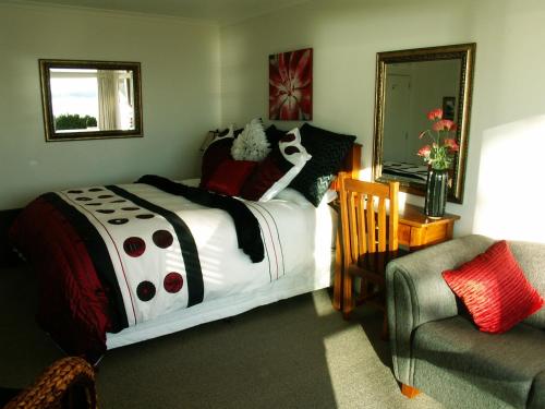 Noah's Boutique Accommodation Moeraki 객실 침대