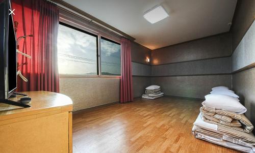 Gallery image of Seolhwa Motel in Yangyang