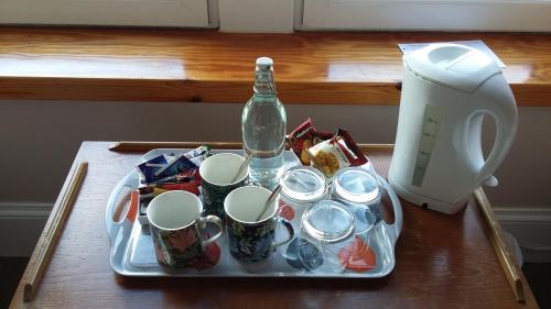 Kemudahan buat kopi dan teh di Gowanbrae Bed and Breakfast