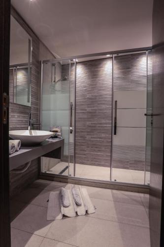 Bagno di Khuttar Apartment