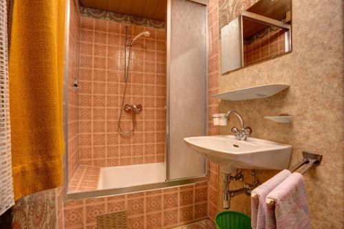 Et badeværelse på Appartement Renate Siess
