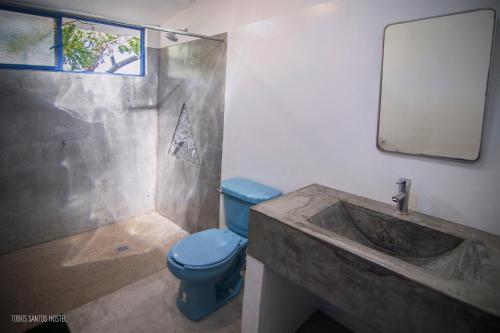 Vonios kambarys apgyvendinimo įstaigoje Todos Santos Hostel super fast and stable satellite wifi