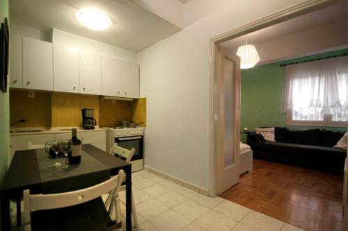 Luxury flat in Kolonaki, 3’ Metro