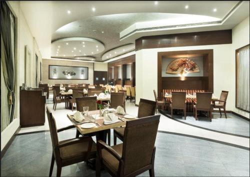 Galeriebild der Unterkunft NIRVANA Luxury Hotel l Ludhiana in Ludhiana