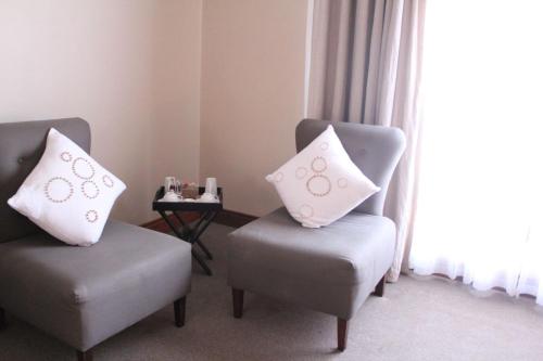 Ruang duduk di Mosate Lodge