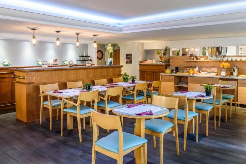 アパートホテル アダージョ モナコ パレ ジョセフィーヌにあるレストランまたは飲食店
