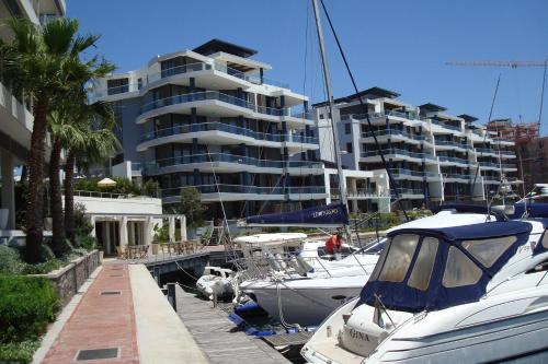Gallery image of Mountain Marina Luxury Apartments in Cape Town