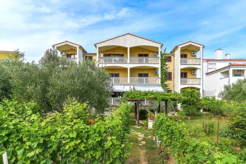 Apartments Adria