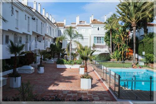 apartment REST Nueva Andalucia, Puerto Banus, Marbella ...