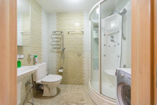Real Home Apartmens - Podil Promenade tesisinde bir banyo
