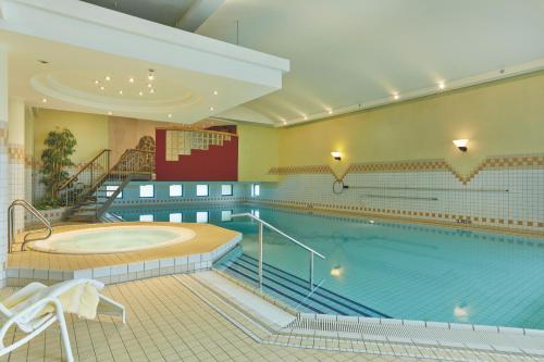 H4 Hotel Hannover Messe tesisinde veya buraya yakın yüzme havuzu