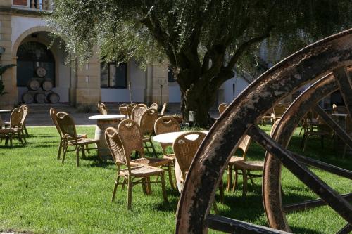 Κήπος έξω από το Hotel Baglio Basile