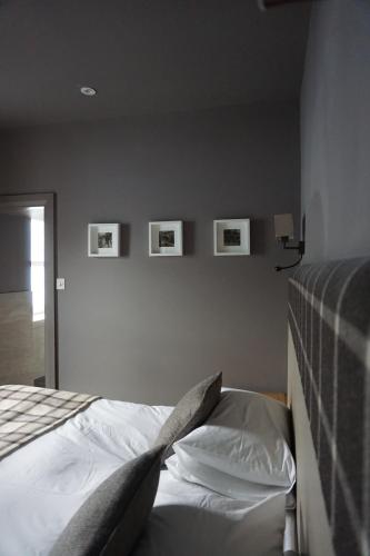 Lochside Hotelにあるベッド