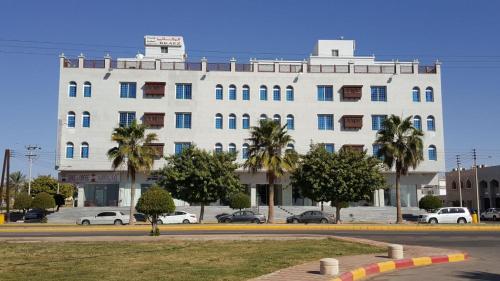 Το κτήριο όπου στεγάζεται  το ξενοδοχείο διαμερισμάτων