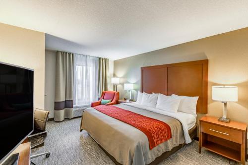 Katil atau katil-katil dalam bilik di Comfort Inn Altoona-Des Moines