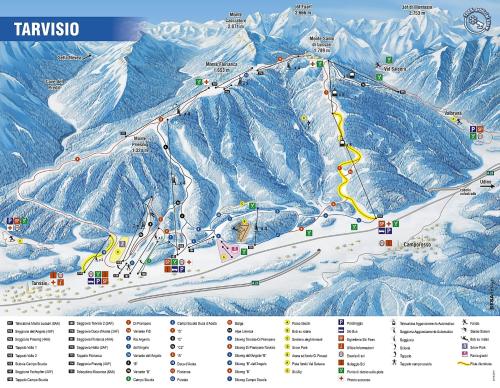 a map of a ski slope at Berghaus Christel, bergbeek in grote tuin in Arnoldstein