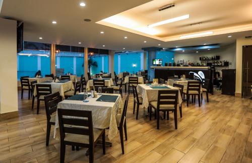 Hotel Maresta Lodge - Hotel Asociado Casa Andina tesisinde bir restoran veya yemek mekanı