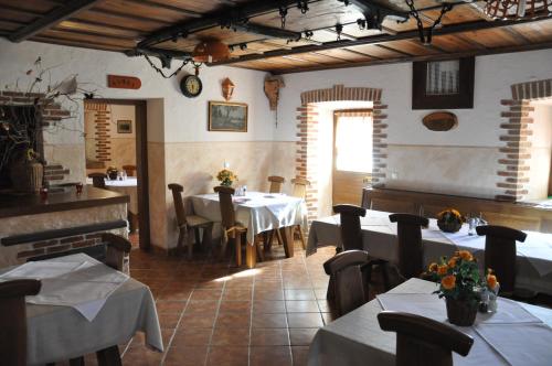 Restaurace v ubytování Bed & Breakfast Pr'Sknet