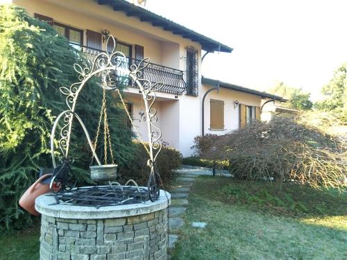 Κήπος έξω από το Villa Azalea