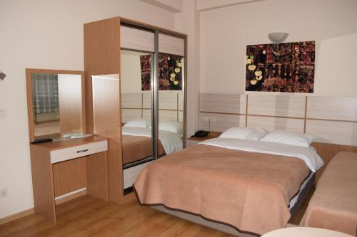 Postel nebo postele na pokoji v ubytování Royal Suites Besiktas