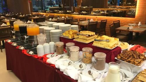 ホテルの敷地内または近くでの食事または食べ物