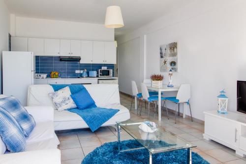 Kuchyň nebo kuchyňský kout v ubytování Krasas Beach Apts