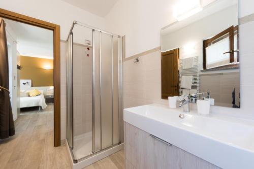 Koupelna v ubytování B&B Pousada Rio Aosta-servizi di Bed and breakfast