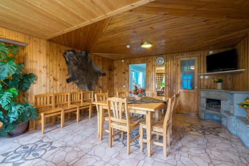 TV a/nebo společenská místnost v ubytování Päeva Villa
