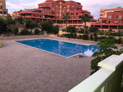 The swimming pool at or close to Maria Perla Medano