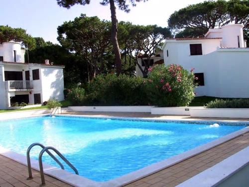 House with beautiful garden and swimming pool