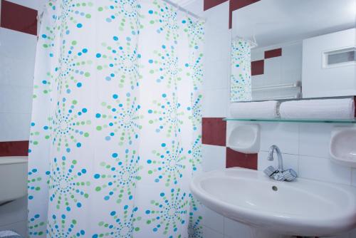 Phòng tắm tại Rena Apartments "by Checkin"