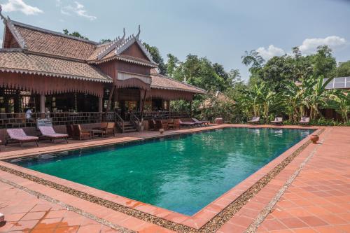 Kolam renang di atau dekat dengan Soriyabori Resort