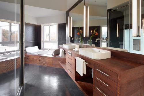 Bathroom sa Villa Enea by FeelFree Rentals