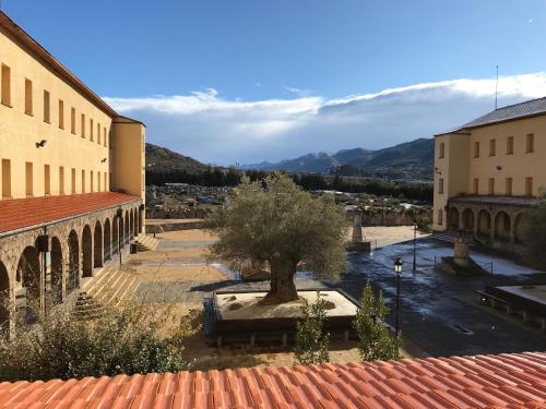 Albergue-Hostel Pirenarium, Puente de Sabiñánigo – Precios ...