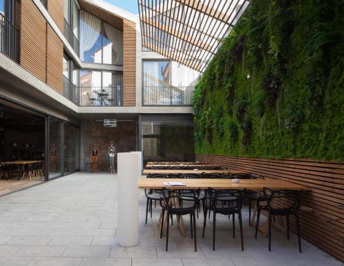 7 Gaia Roaster Apartments