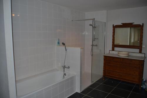 Kylpyhuone majoituspaikassa Gitesonoro Beho