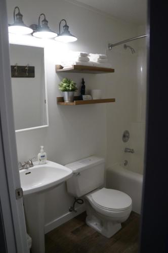 Een badkamer bij Whitewater Lodge