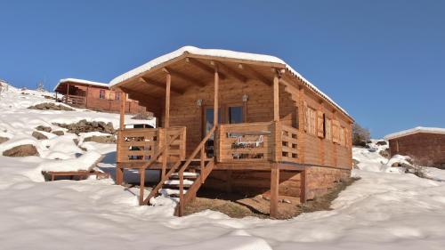 Les Chalets De Lozzi semasa musim sejuk
