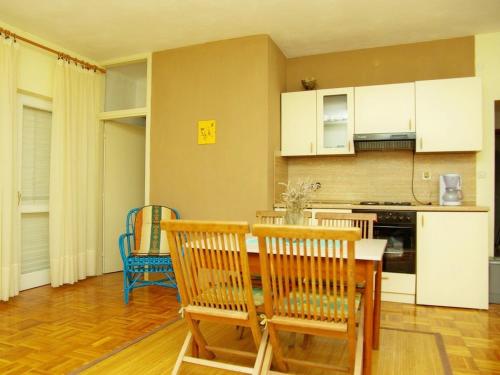 Dapur atau dapur kecil di Apartments & Rooms Boris
