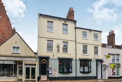 The LOCATION- 1 FREE PRIVATE PARKING SPACE - 60 SECOND WALK 2 MINSTER! photo 6